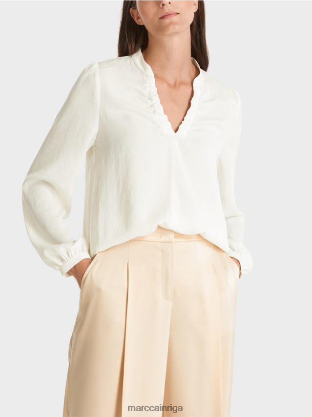 apģērbs gandrīz balts VRBHXD862 Marc Cain blūze ar sievišķīgām detaļām