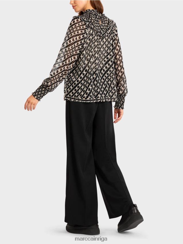 apģērbs melns VRBHXD1006 Marc Cain blūze ar smocked apkakli