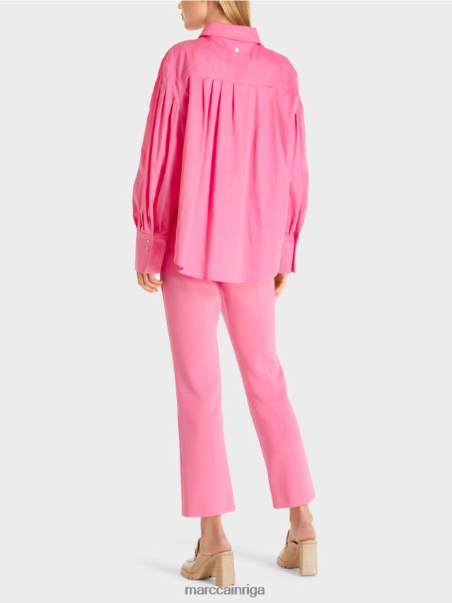 apģērbs spilgti rozā VRBHXD976 Marc Cain blūze ar plecu jūgu un krokām