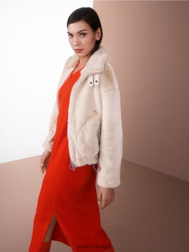 apģērbs Mandeļu piens VRBHXD316 Marc Cain jaka no jautras kažokādas