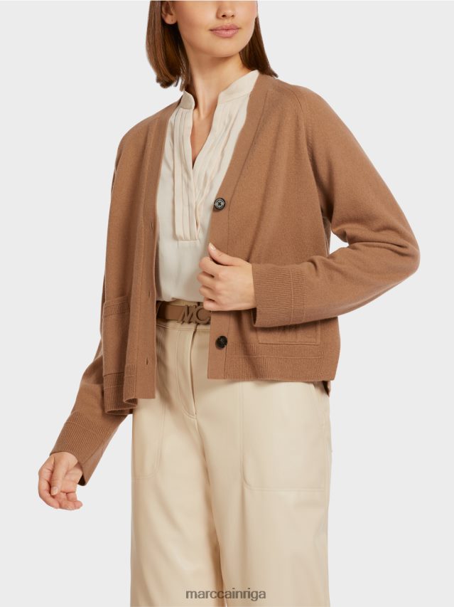 apģērbs kamielis VRBHXD437 Marc Cain elegants jaciņš ar šķēlumiem sānos