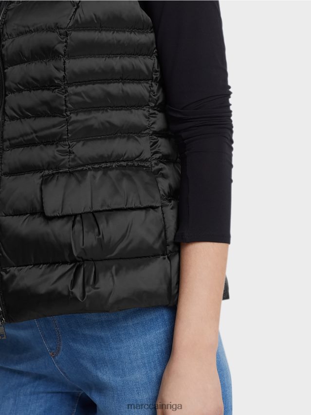 apģērbs melns VRBHXD454 Marc Cain stepēta veste ar dūnu oderi