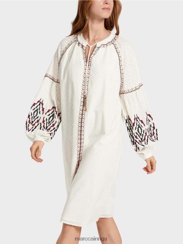 apģērbs gandrīz balts VRBHXD58 Marc Cain gara izšūta kleita