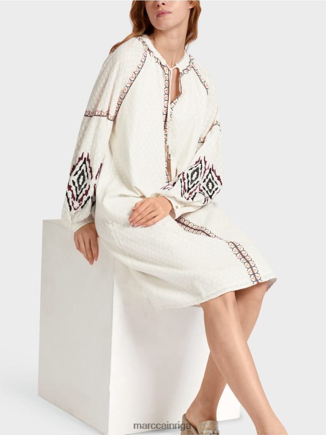 apģērbs gandrīz balts VRBHXD58 Marc Cain gara izšūta kleita