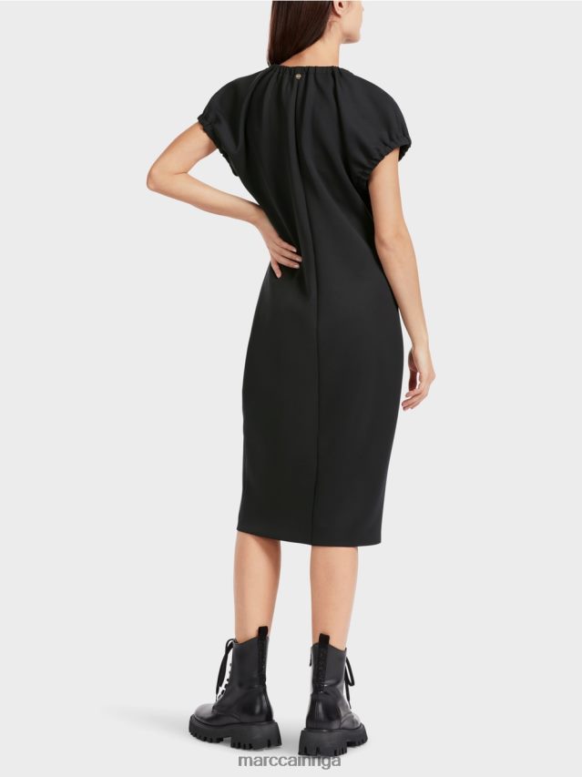 apģērbs melns VRBHXD34 Marc Cain pieguļoša kleita ar v veida kakla izgriezumu