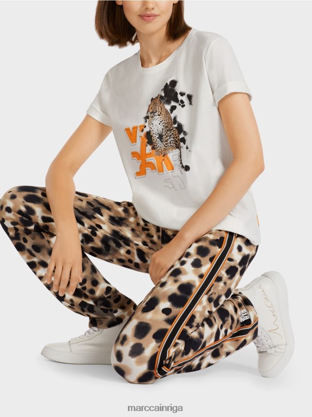 apģērbs gandrīz balts VRBHXD1431 Marc Cain t-krekls ar leoparda un burtu apdruku