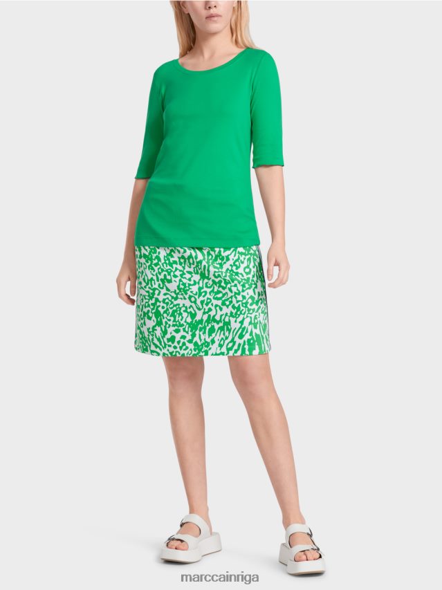 apģērbs spilgta bazilika lapa VRBHXD1364 Marc Cain t-krekls ar sievišķīgu dekoltē