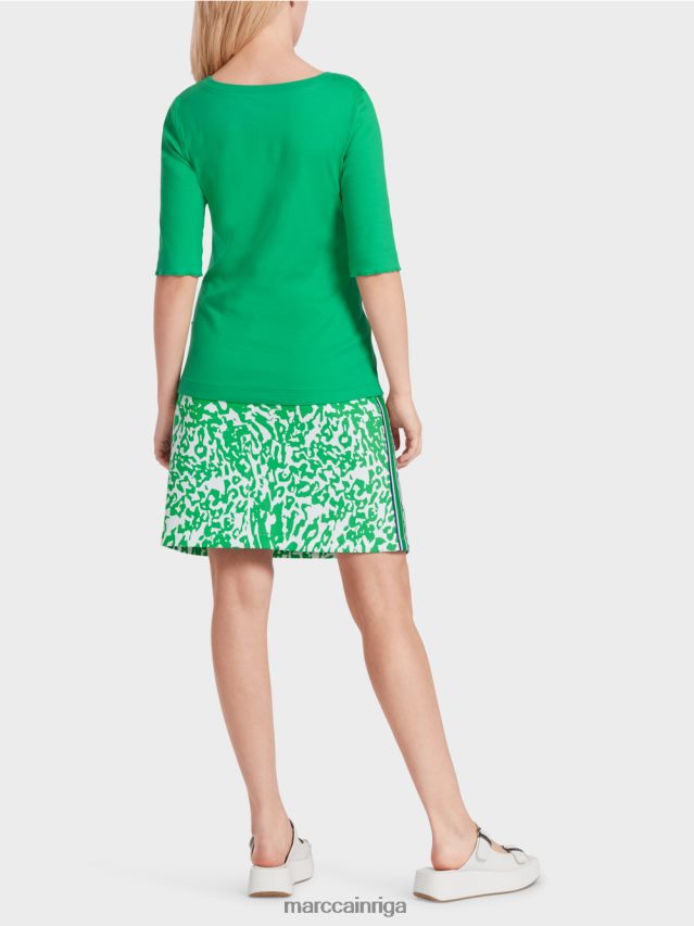 apģērbs spilgta bazilika lapa VRBHXD1364 Marc Cain t-krekls ar sievišķīgu dekoltē