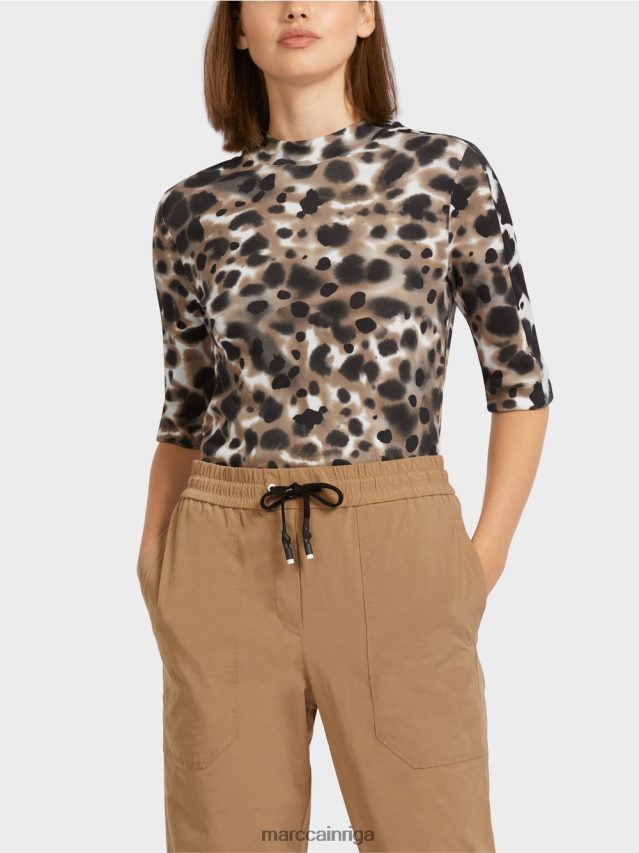 apģērbs viegla kafija VRBHXD1432 Marc Cain rievotu t-kreklu ar leoparda dizainu