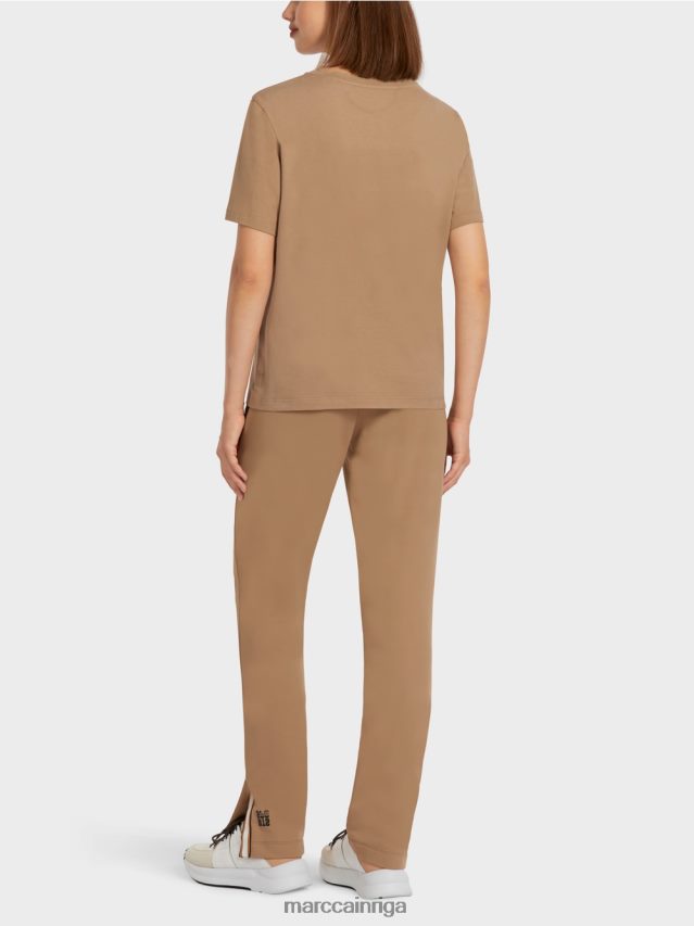 apģērbs viegla kafija VRBHXD1433 Marc Cain t-krekls ar leoparda un burtu apdruku