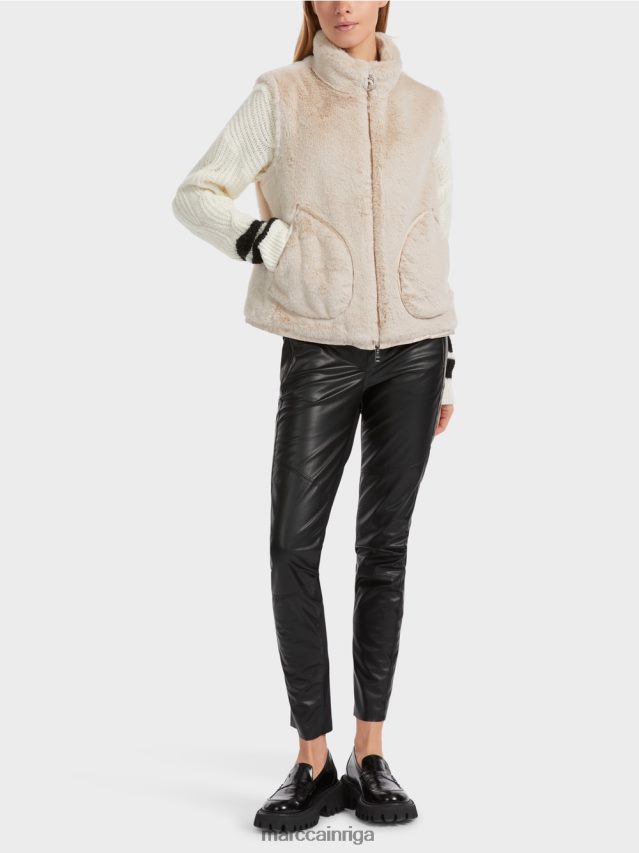 apģērbs Mandeļu piens VRBHXD236 Marc Cain pūkaina jautra kažokādas veste