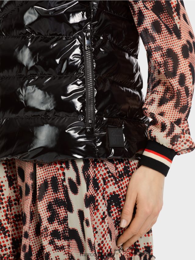 apģērbs melns VRBHXD237 Marc Cain stepēta veste ar 3 m biezumu