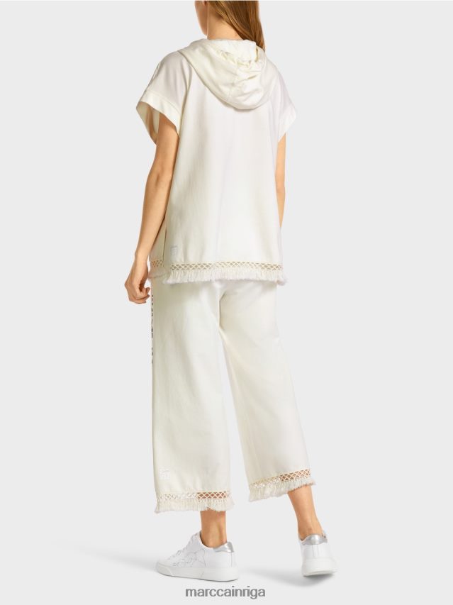 apģērbs gandrīz balts VRBHXD1225 Marc Cain džemperis ar kapuci ar bārkstīm