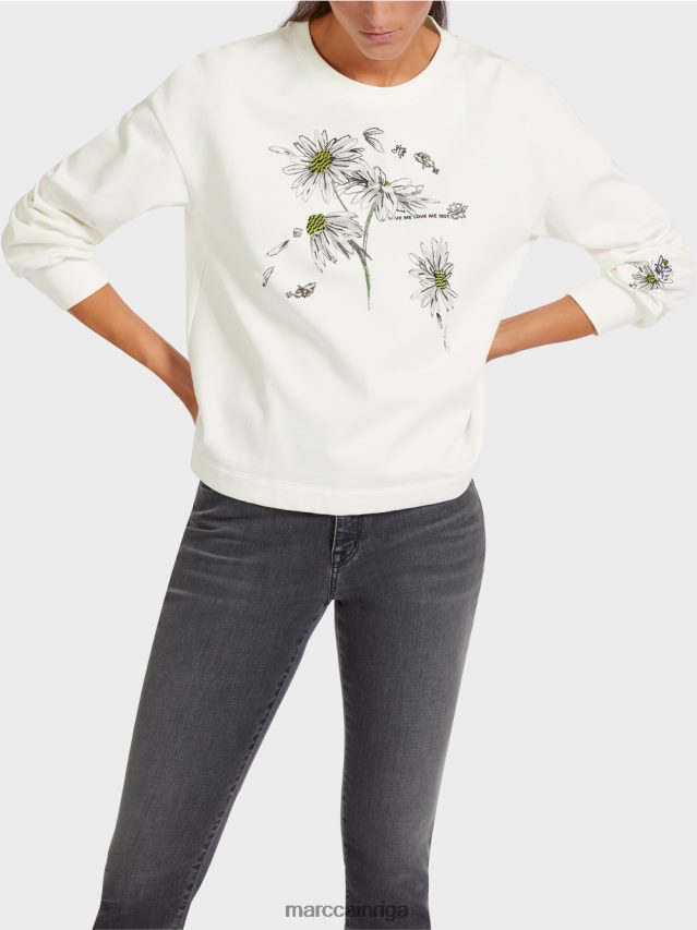 apģērbs gandrīz balts VRBHXD1228 Marc Cain lielizmēra sporta krekls ar 3D elementiem