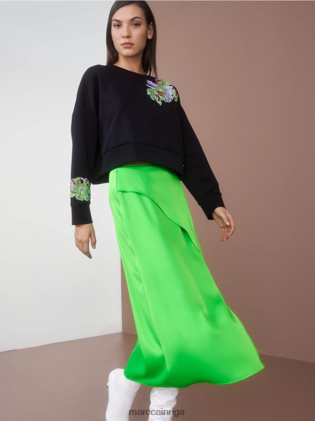 apģērbs melns VRBHXD1221 Marc Cain sporta krekls ar ziedu aplikāciju