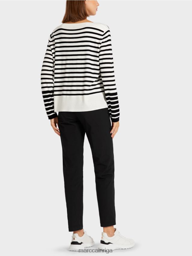 apģērbs balts un melns VRBHXD1176 Marc Cain džemperis ar pinuma svītrām