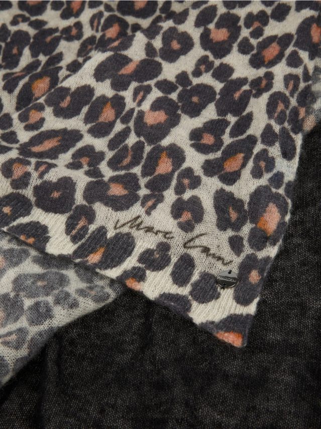 apģērbs dziļš akmens VRBHXD1213 Marc Cain šalle 100% ražota Vācijā