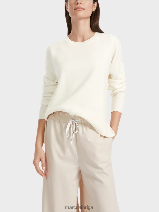 apģērbs gandrīz balts VRBHXD1105 Marc Cain adīts džemperis ar kabatu uz piedurknes