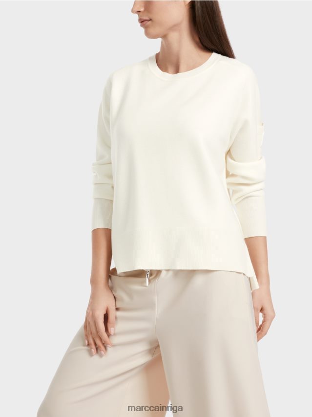 apģērbs gandrīz balts VRBHXD1105 Marc Cain adīts džemperis ar kabatu uz piedurknes