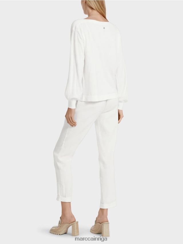 apģērbs gandrīz balts VRBHXD1143 Marc Cain adīts džemperis ar liektu kakla izgriezumu