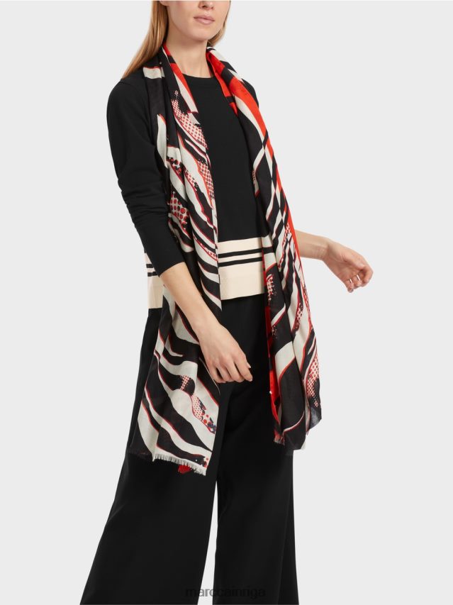 apģērbs melns un balts VRBHXD1052 Marc Cain \"pārdomāt kopā\" ​​vilnas džemperis