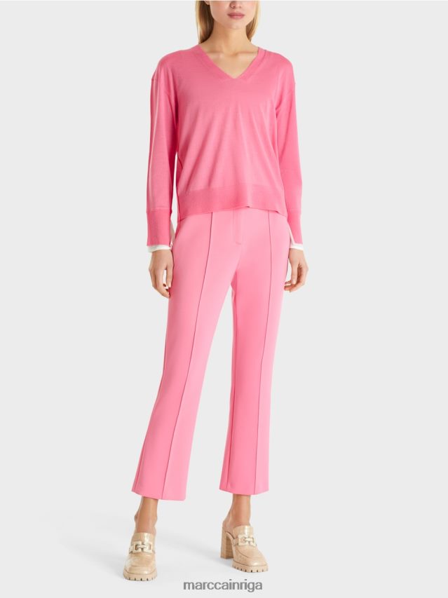 apģērbs spilgti rozā VRBHXD1166 Marc Cain smalks trikotāžas džemperis ar v veida kakla izgriezumu