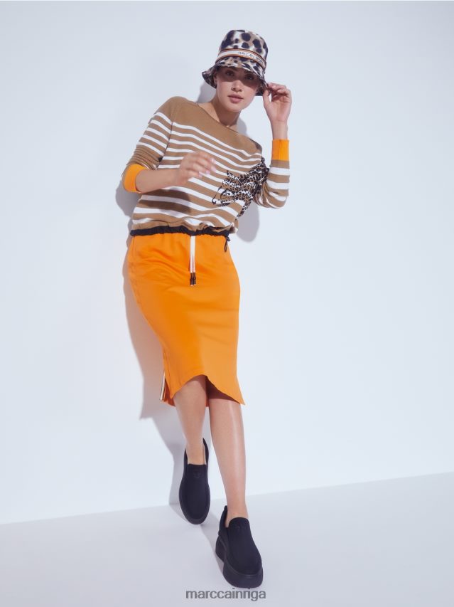 apģērbs viegla kafija VRBHXD1181 Marc Cain svītrains džemperis \"adīts Vācijā\"