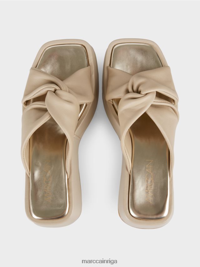 apavi dziļas smiltis VRBHXD1598 Marc Cain sandales ar mezgla detaļām