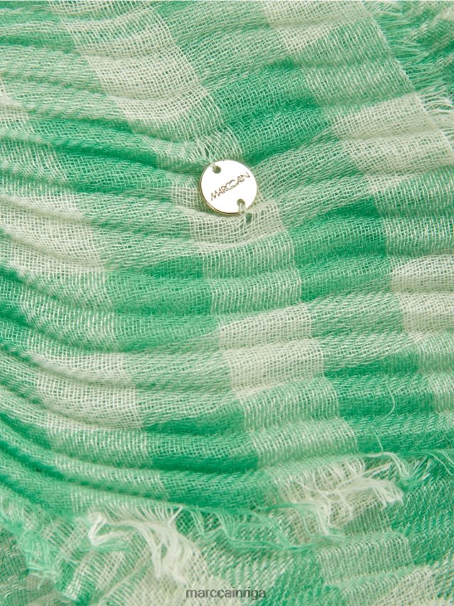 piederums gaišs skuķis VRBHXD1737 Marc Cain šalle vichy čekos