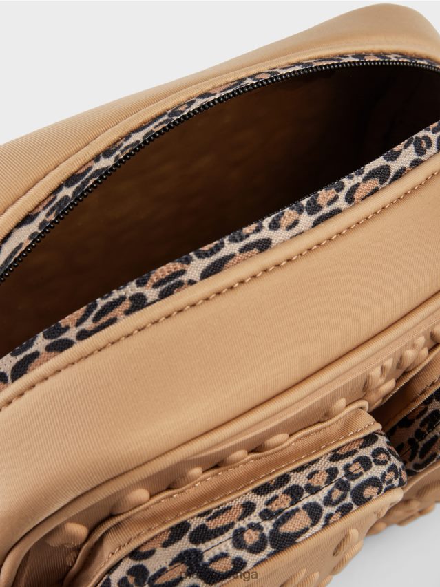 piederums mīksta kafija VRBHXD1502 Marc Cain plecu soma ar reljefu dizainu