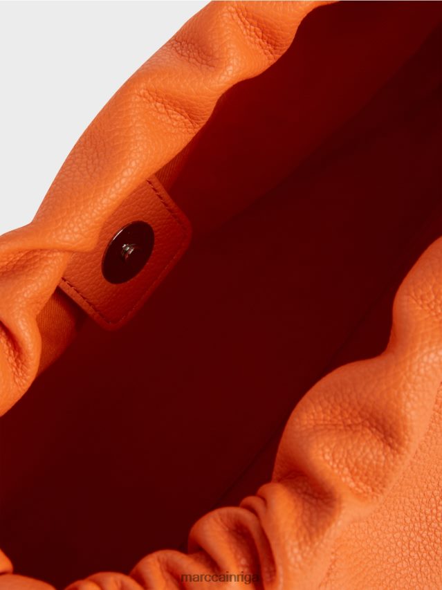 piederums spilgti koraļļi VRBHXD1513 Marc Cain plecu soma ar dekoratīvu rokturi